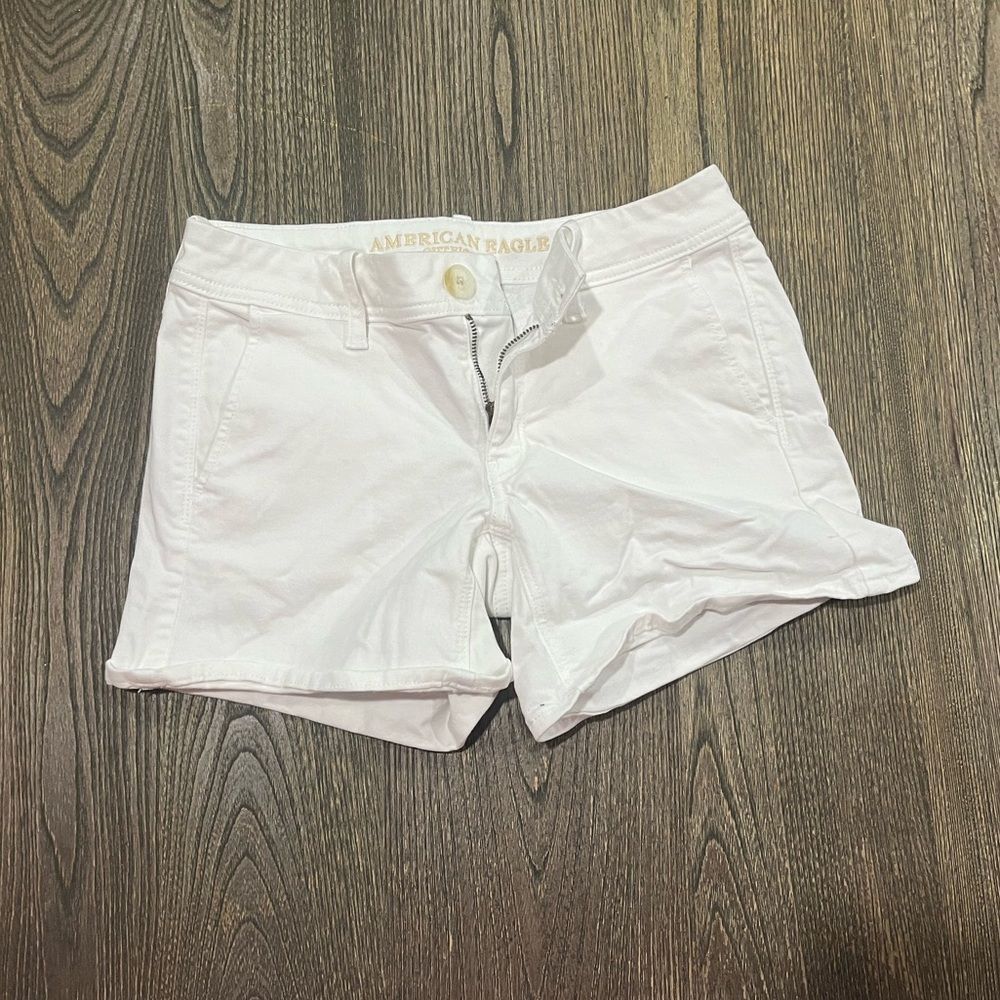 American Eagle Outfitters Midi Shorts Super Stretchy Mid-Rise White Size 4